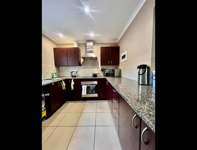 2 BEDROOM PROPERTY TO RENT IN MELROSE NORTH